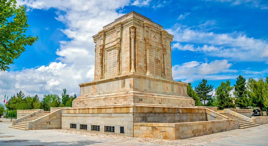تصویر جاذبه‌ها و امکانات